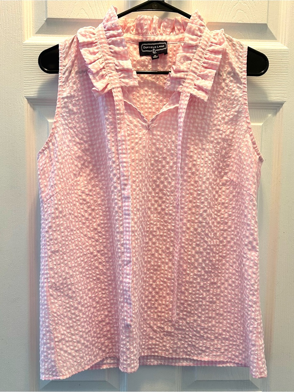 Seersucker Sleeveless Top Womens Medium Pink Gingham Ruffle Neck Blouse Coastal